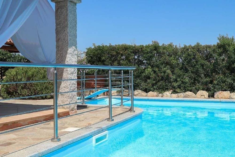 Haus in Budoni mit Schwimmbad und Privatparkplatz 1