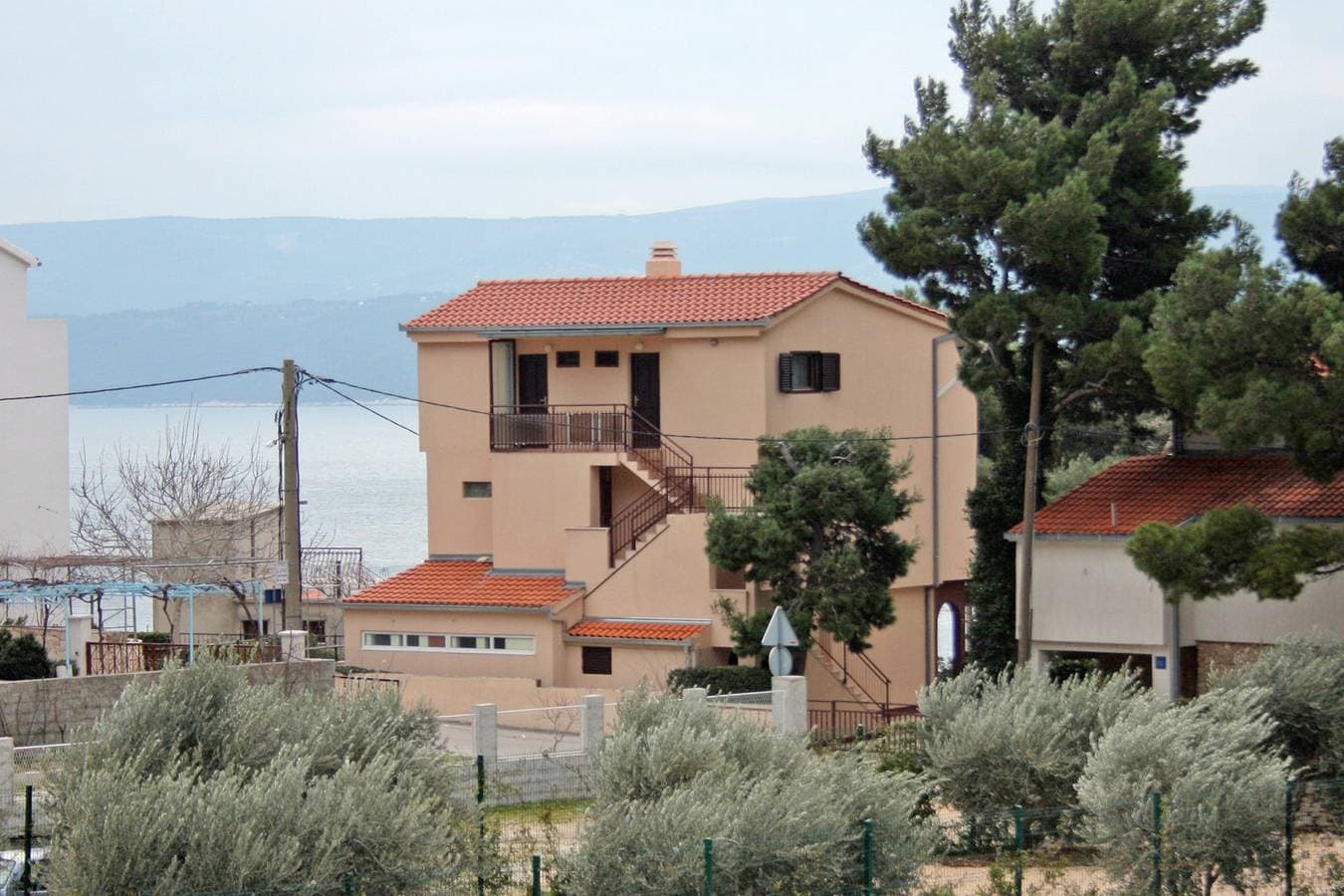 Foto 3 von 27: 1-Zimmer-Ferienwohnung mit Balkon und Meerblick Nemira, Omis A-5884-c