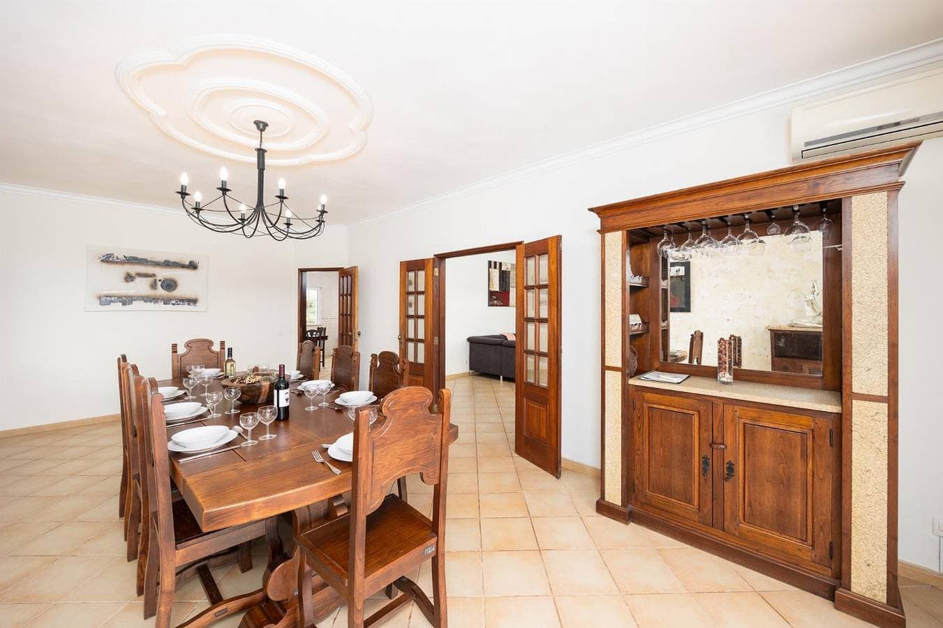 Foto 8 von 33: Villa für 8 Personen mit Balkon