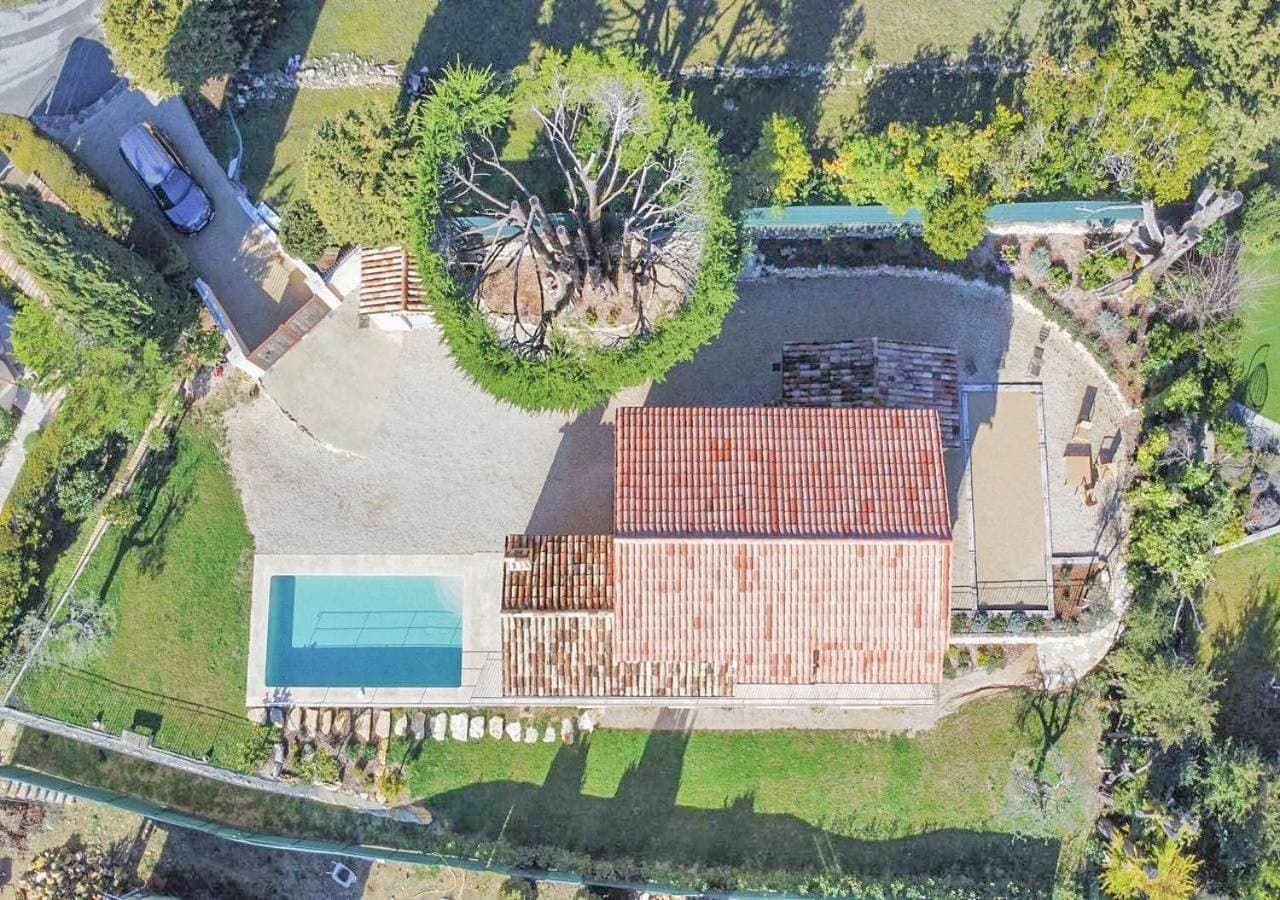 Foto 2 von 5: Villa with Private Pool