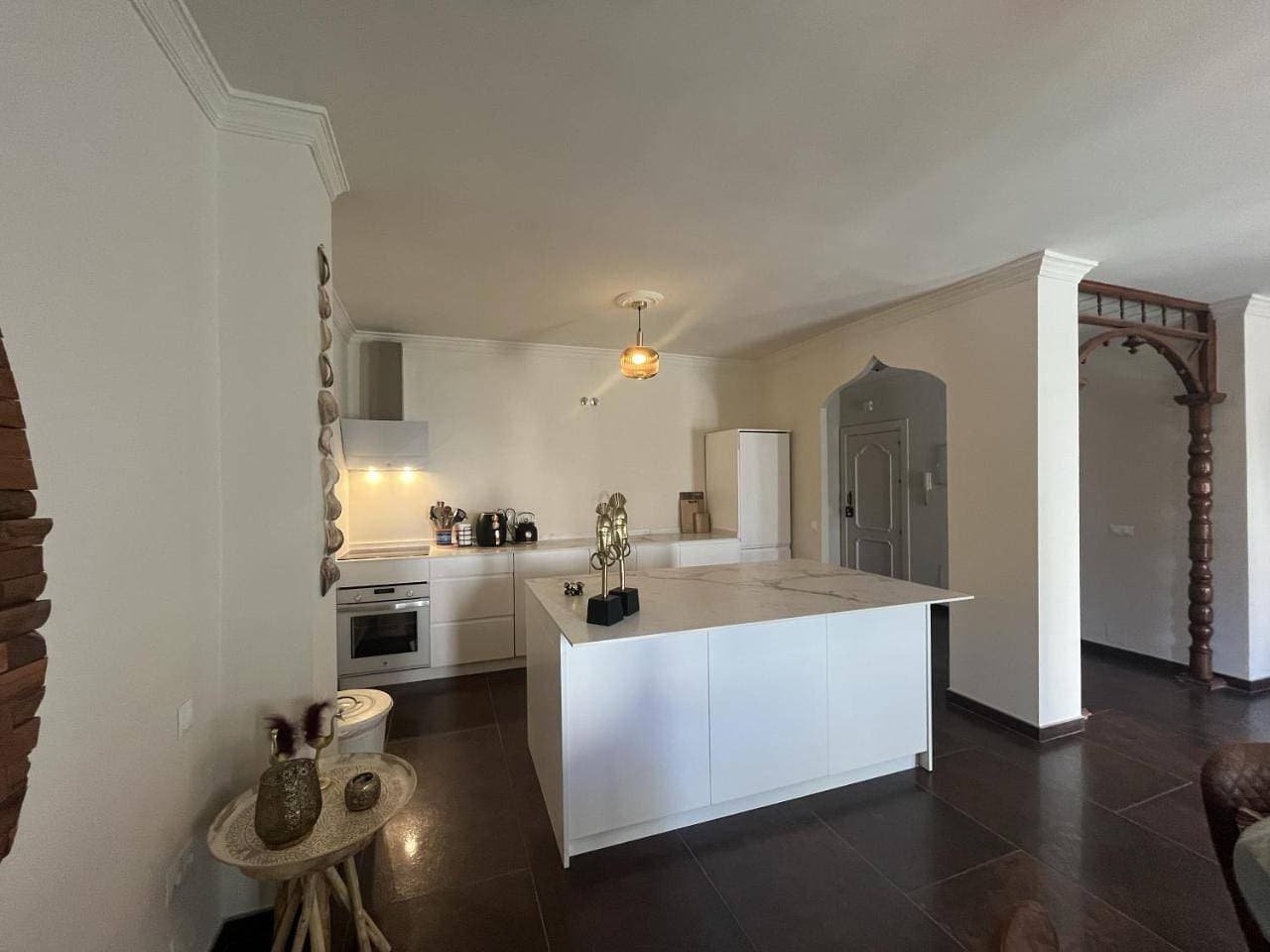 Foto 10 von 14: Two-Bedroom Apartment with Balcony and Terrace