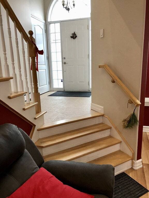 Lovely Private Bedroom. Close to all amenities 1