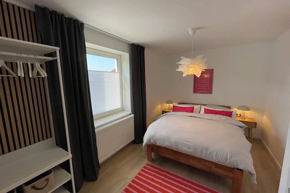 Foto 5 von 22: Moderne gemütliche Ferienwohnung mit 2 Schlafzimmern und Balkon. Hund willkommen