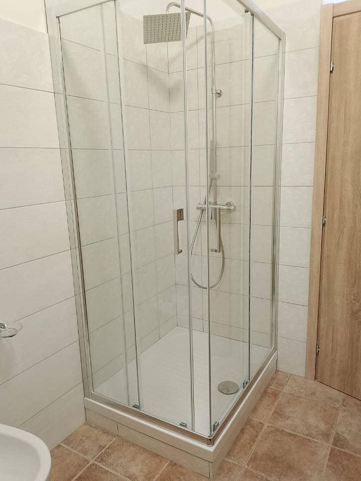 Foto 8 von 11: Comfort Triple Room with Shower