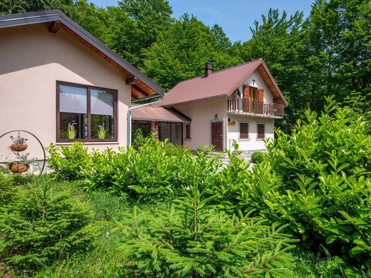 Lukovo 13 km von Fužine: Einfamilienhaus Bazak 1