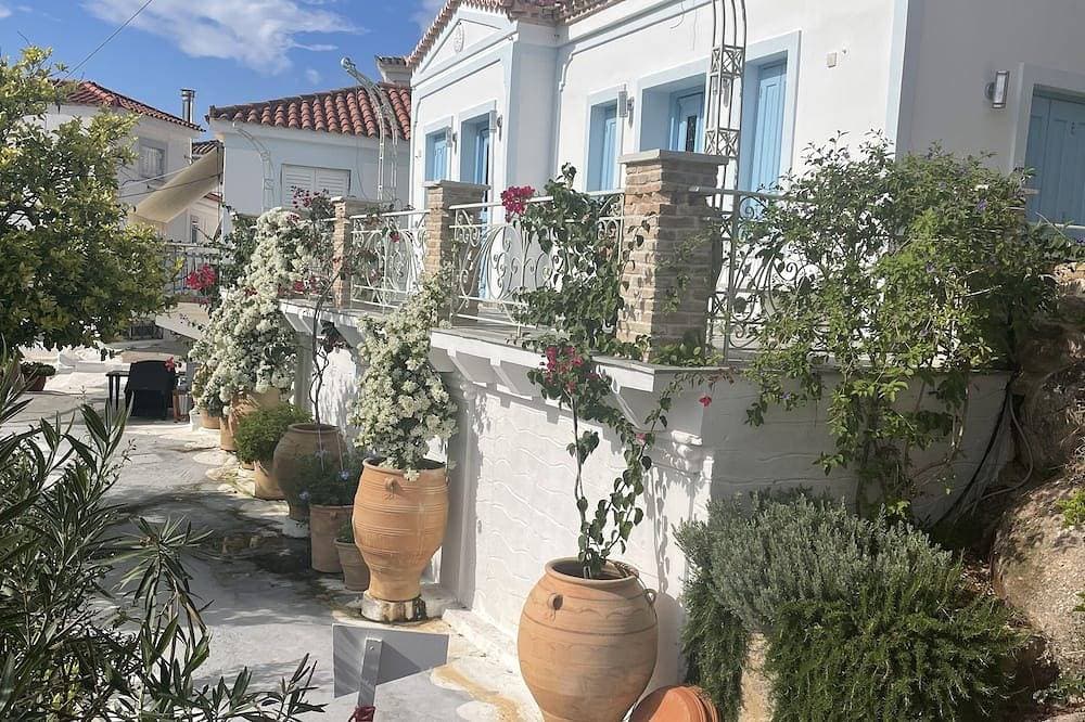 Foto 6 von 13: Karen’s Mikro Spiti, Poros.