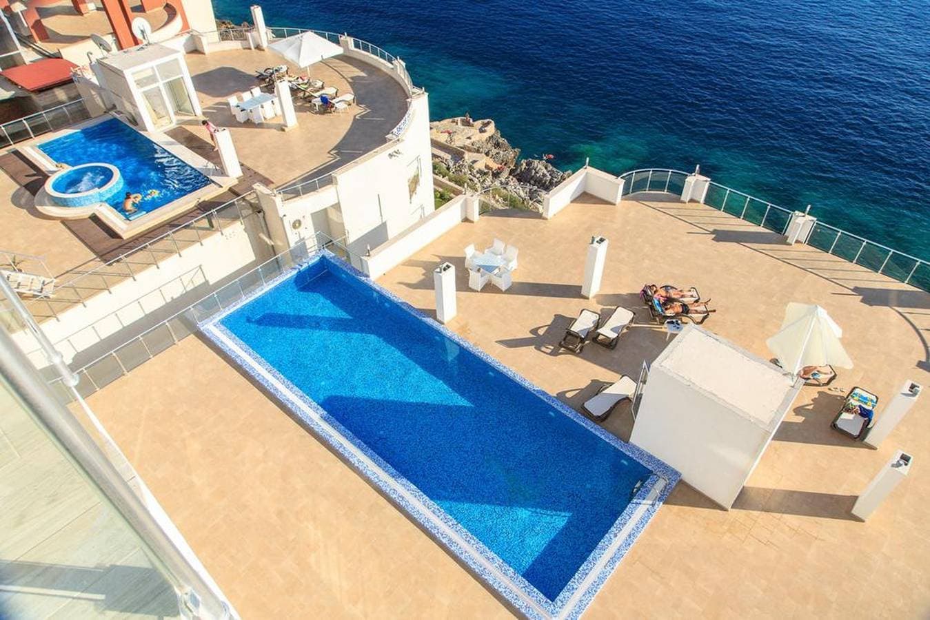 Foto 2 von 56: Moderne Wohnung mit Meerblick in Dobra Voda, 95 m², Pool