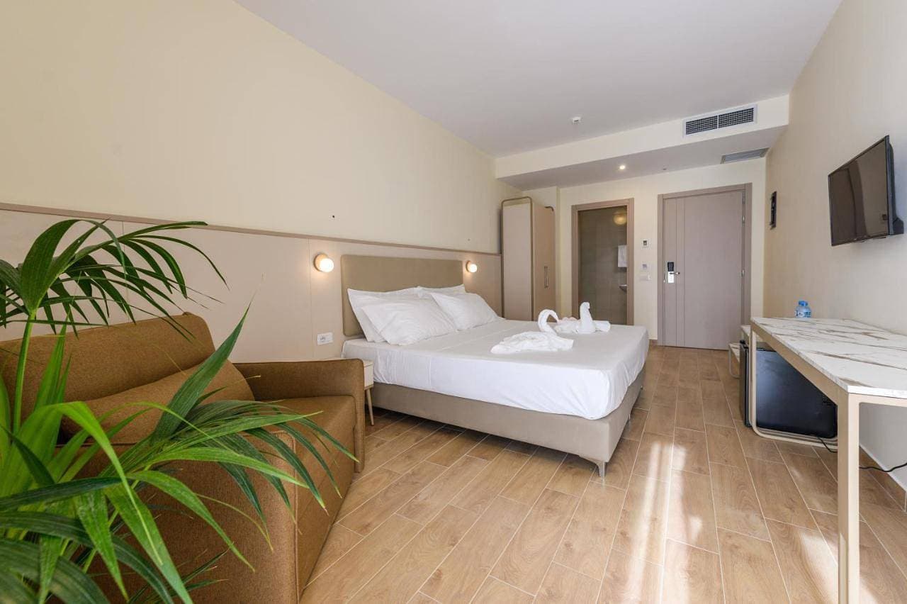 Foto 4 von 12: Double Room with Sea View