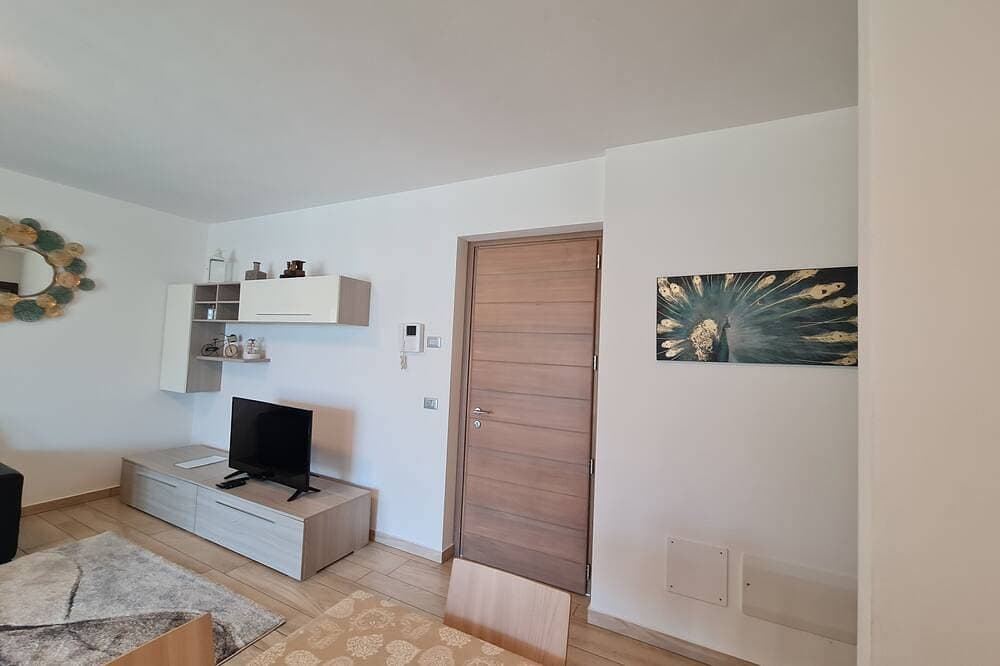 Foto 11 von 17: Luxus Ferienwohnung Relax am Comoer See mit Panoramablick, Poolblick in Colico.
