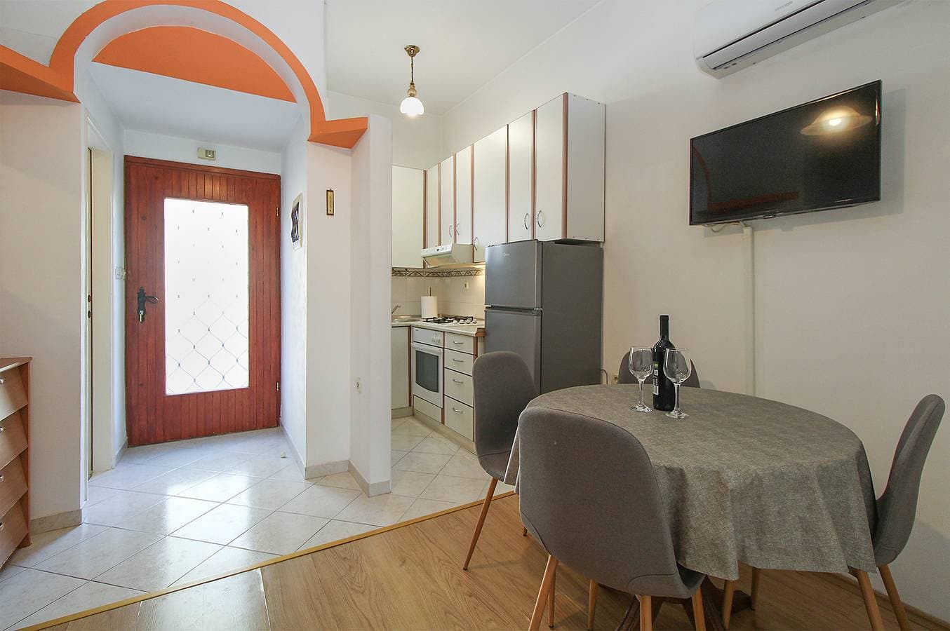 Foto 13 von 23: Ferienwohnung für 4 Personen mit Terrasse