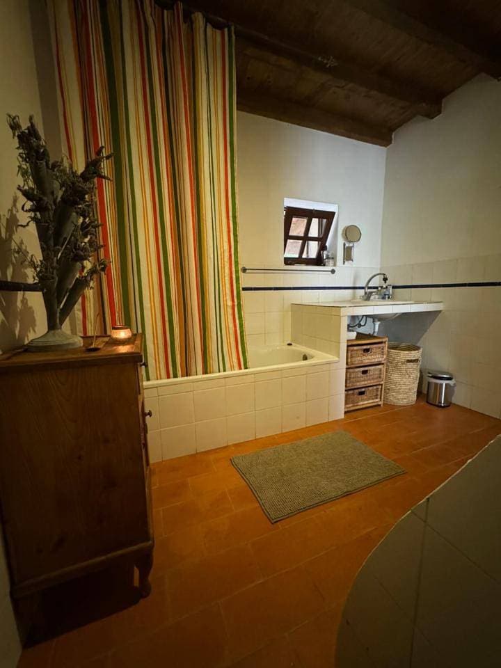 Foto 6 von 7: Double Room with Shared Bathroom