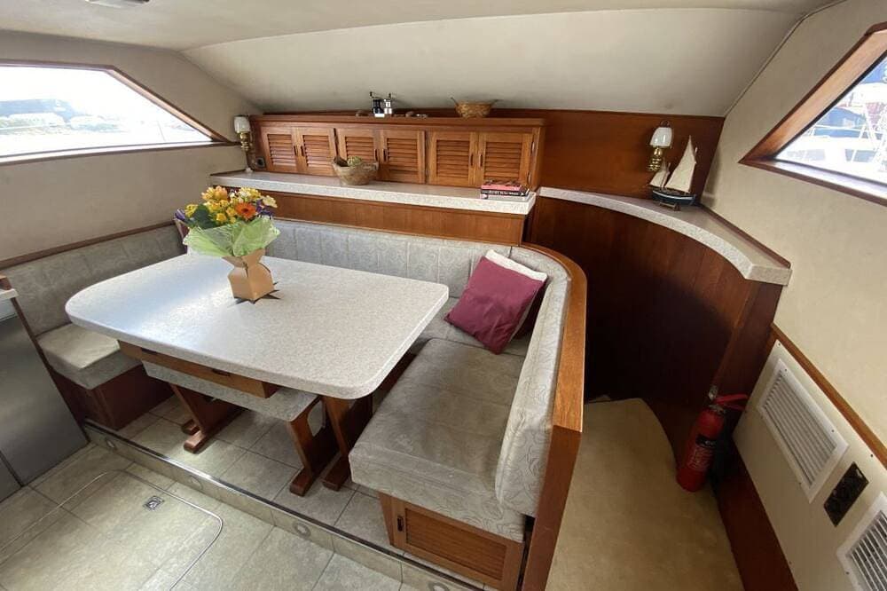 Foto 11 von 16: Classic Yacht Nadine with Hot Tub, Poole Harbour Bay