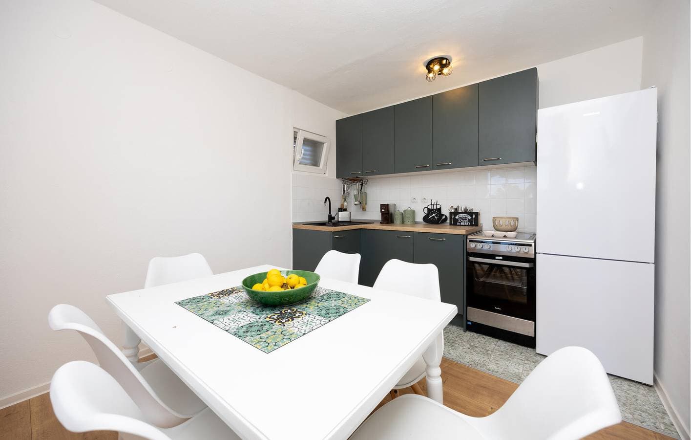 Foto 10 von 25: Wohnung an der Küste mit Meerblick, Terrasse und in der Nähe von Necujam