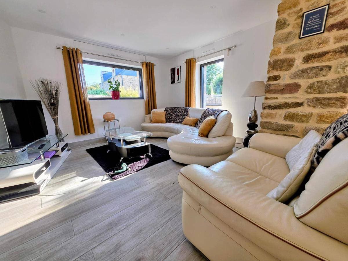 Foto 4 von 24: Three-Bedroom House