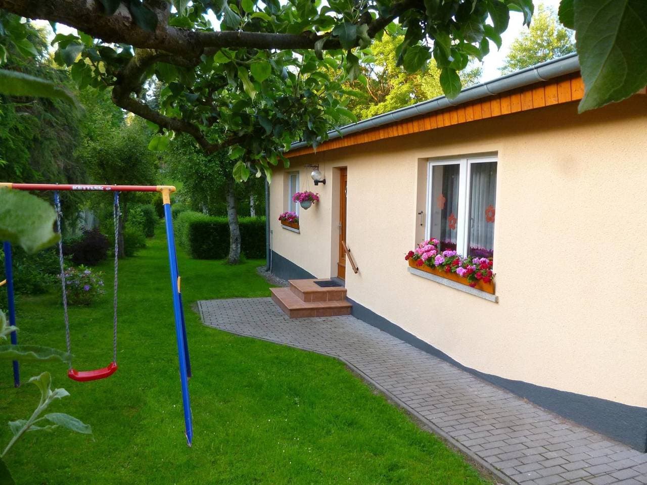 In Breitenstein mit Grill und Garten 1