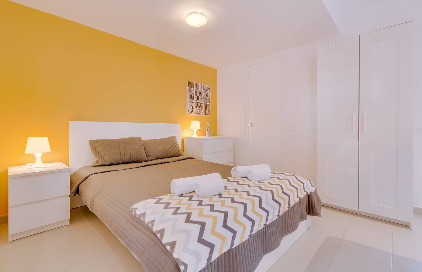 Yellow Studio Apartment 1