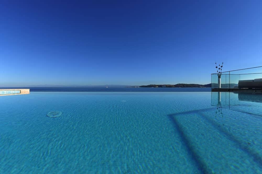 Villa Cablex III / Ruheoase mit beheitztem Pool Jacuzzi und Sauna 1