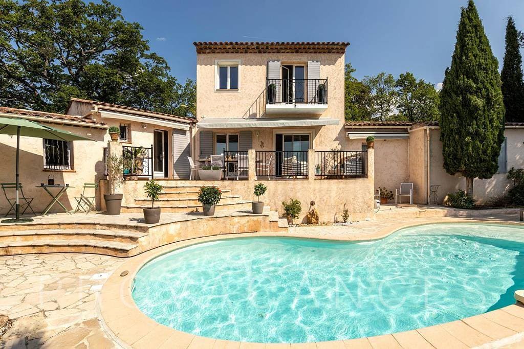 Foto 11 von 60: Schönes Ferienhaus mit Aussicht in Draguignan