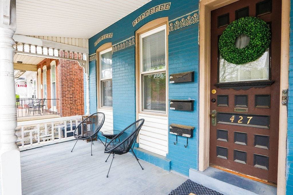 Foto 8 von 15: The Downtown Bee: Cozy & charming escape steps from Main Street Bethlehem!
