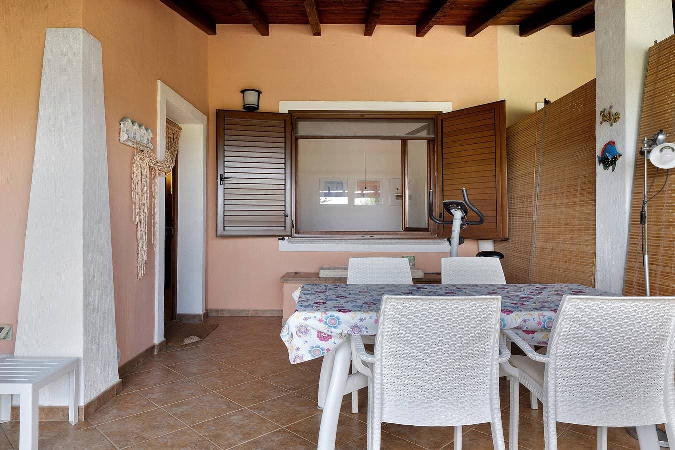 Foto 7 von 35: Villino Empatja: Smaragdgrünes Meer direkt vor der Tür
