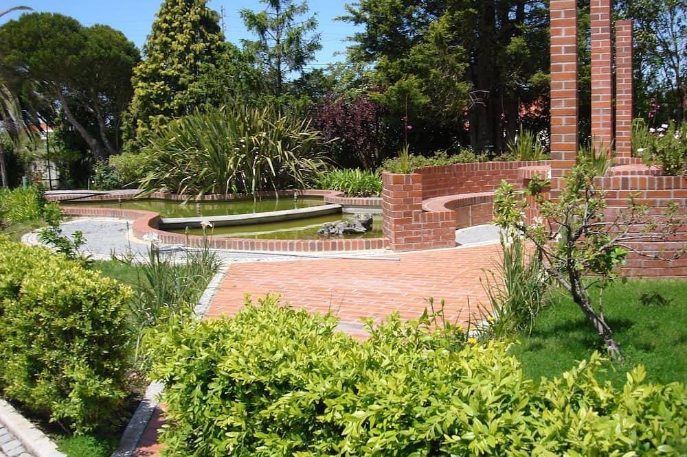 Foto 12 von 23: Villa mit eigenem Pool und Tennisplatz