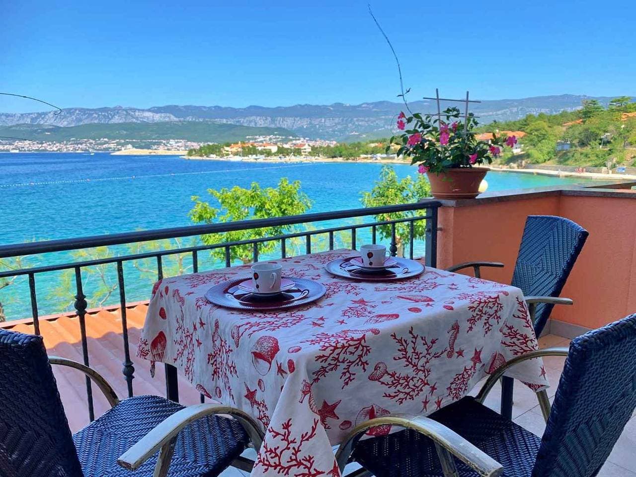 Ferienwohnung am Meer mit Balkon 1