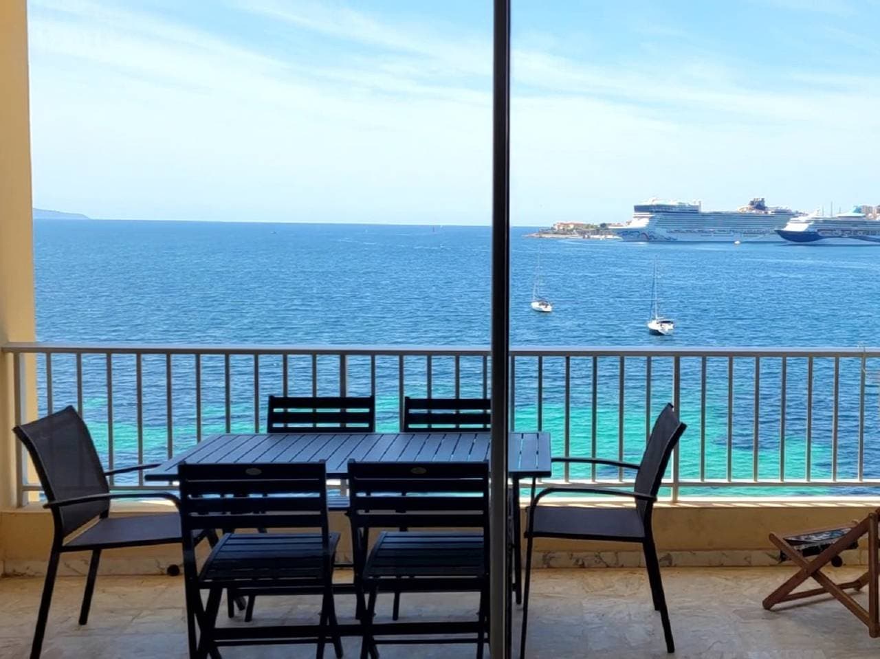 Foto 7 von 12: Gemütliches Studio mit Meerblick in Ajaccio - 30 m², Strandzugang