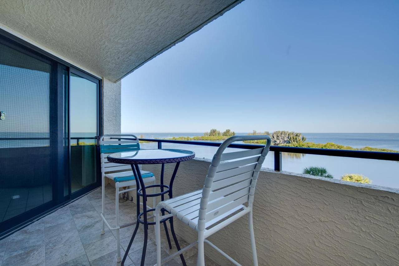 Gulf-Front Views: Coastal Hudson Condo! 1