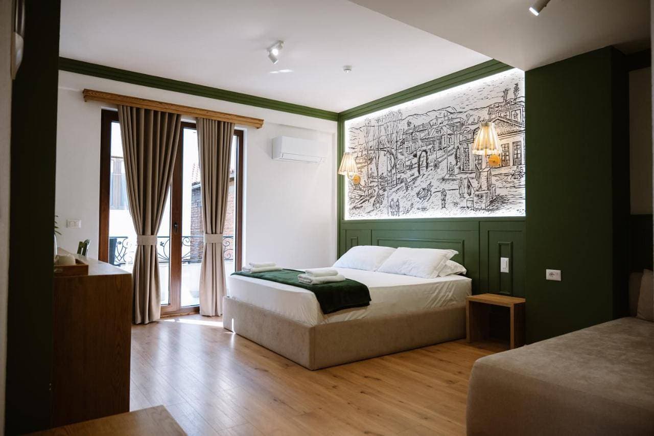 Foto 5 von 21: Double Room with Balcony