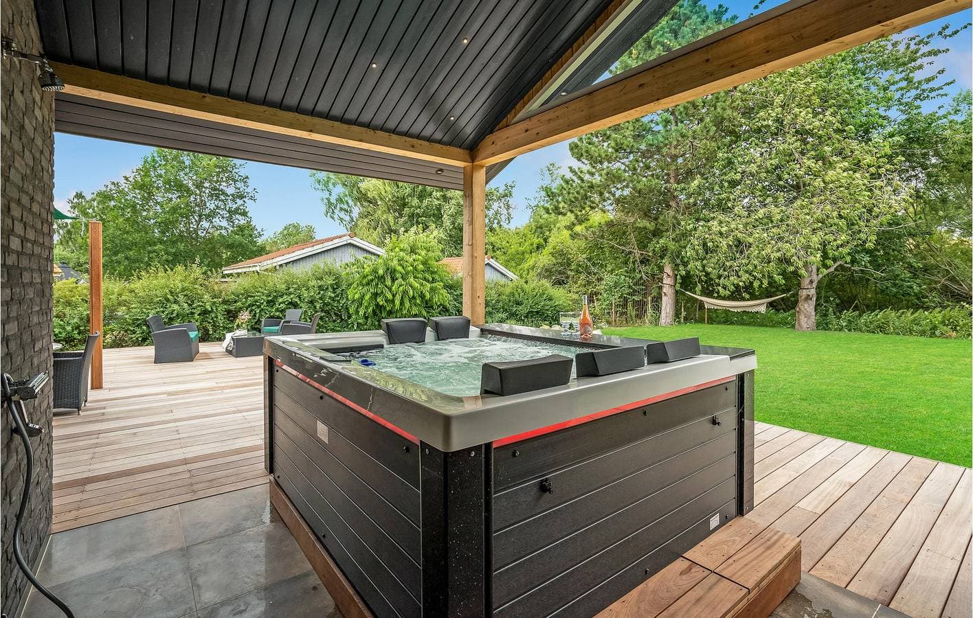Foto 4 von 30: Ferienhaus für 11 Personen mit Terrasse