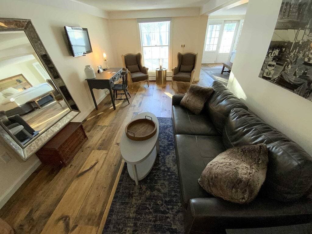 Luxury King Suite, Living Room w/sofa bed, balcony, & 1.5 baths 1