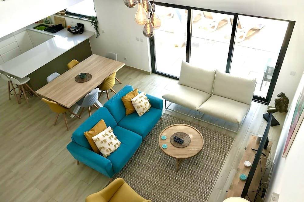 Foto 8 von 30: Stunning Villa with Private Pool Sea Views and Walk to Beach