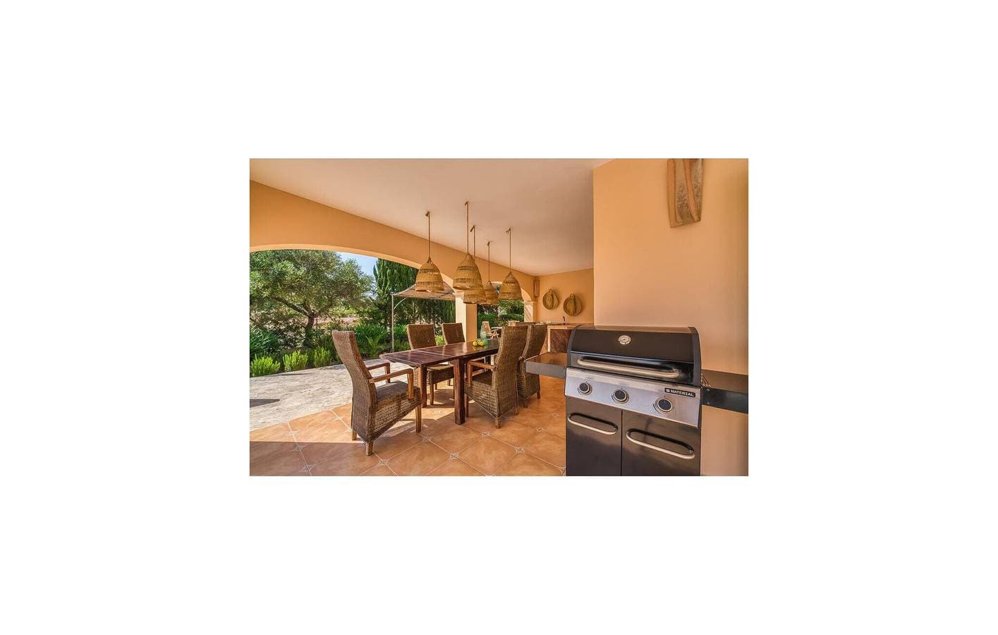 Foto 13 von 37: Rückzugsort mit Meerblick, Pool, Terrasse und Grill