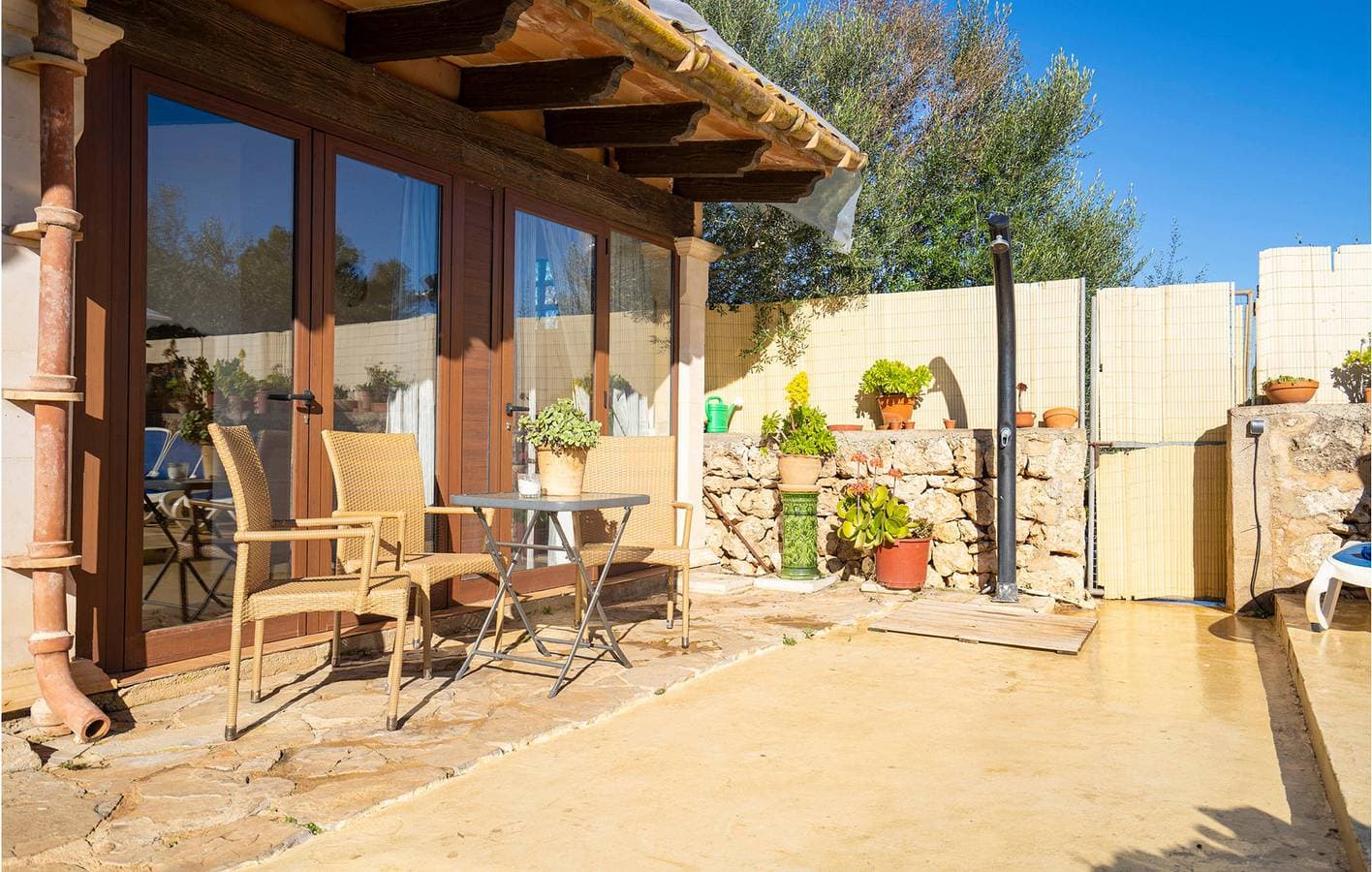 Foto 13 von 36: Schicke Sineu Wohnung: A/C, Pool, Terrasse & Grill