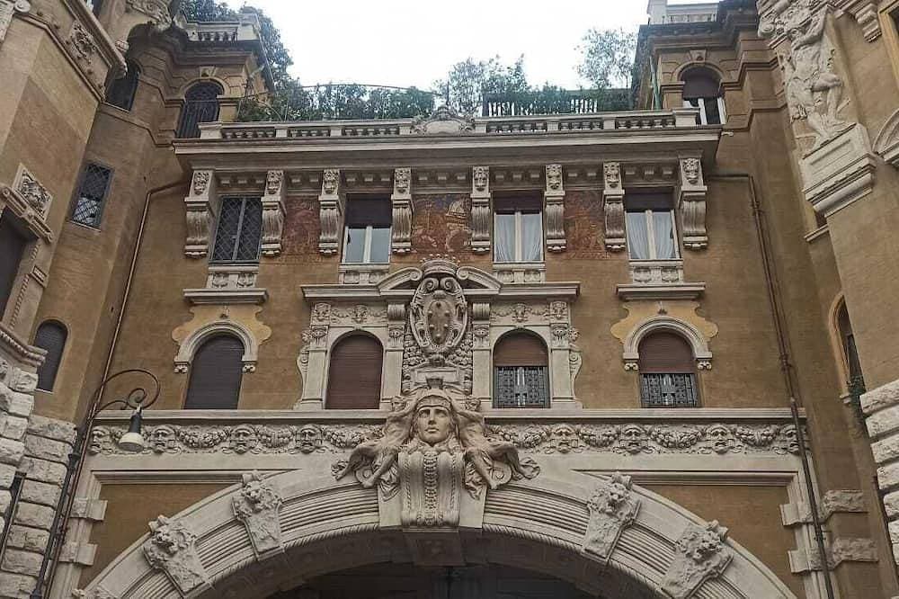 Foto 11 von 22: In the beautiful setting of Porta Pia is located \" Parva Domus \".