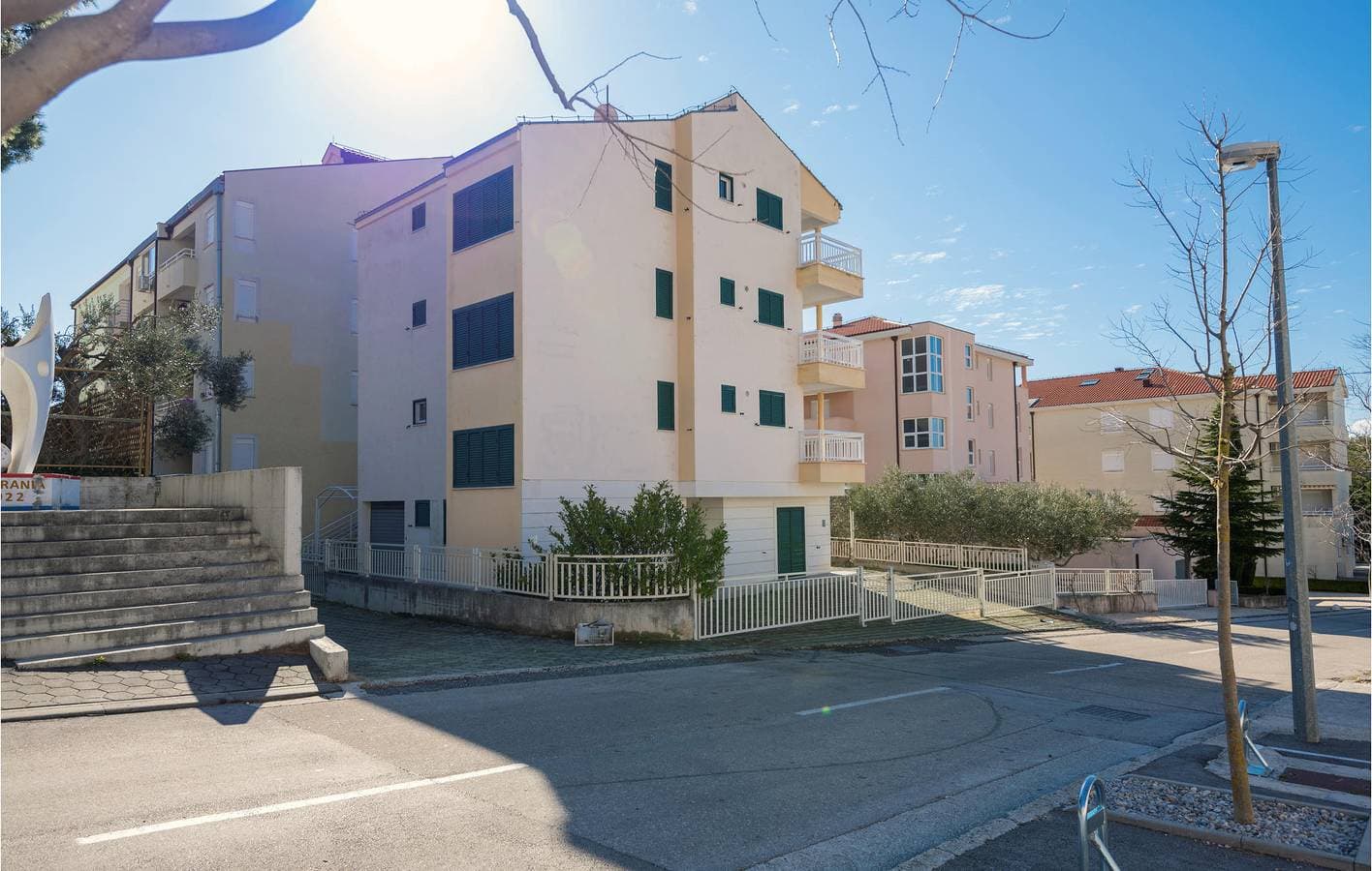 Gemütliche Ferienwohnung mit Terrasse, WLAN und Parkplatz, 900 m vom Strand entfernt 1