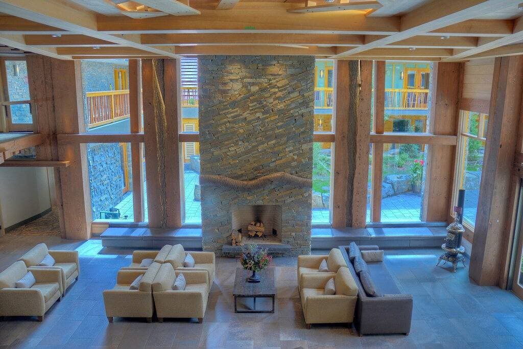 Foto 3 von 19: Neu Bright + Geräumige Rockies Getaway | Tolle Lage, heiße Pools!