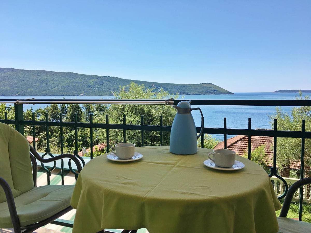 Foto 4 von 24: Double Room with Balcony and Sea View