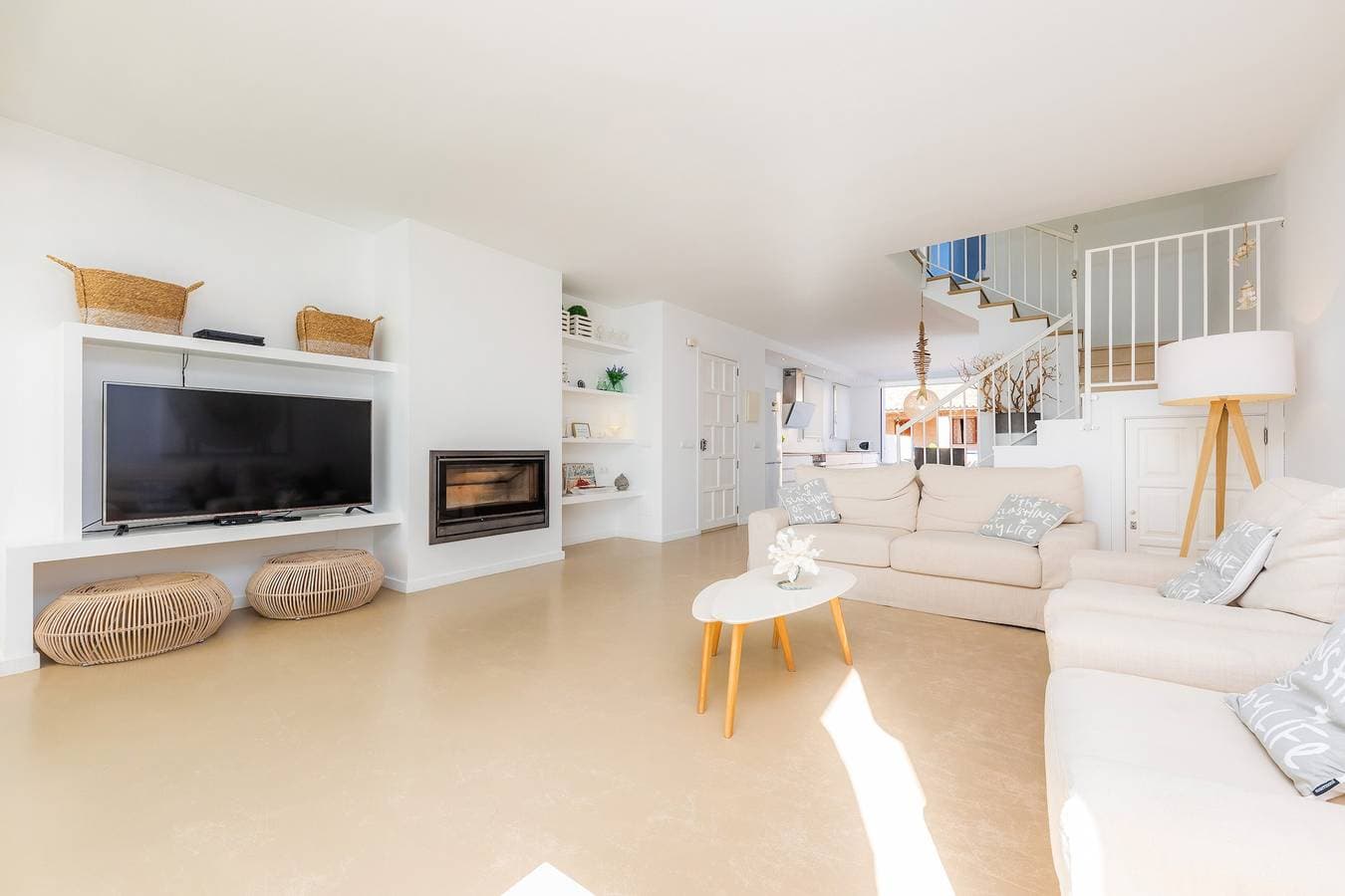 Foto 10 von 31: Luxuriöses und modernes Ferienhaus "Port Nou Ca Na Cati" direkt am Meer
