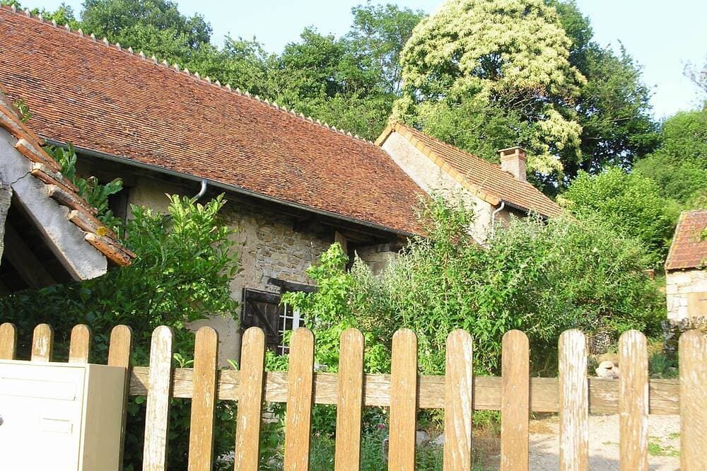 Charmantes Bauernhaus aus dem 18. Jh. Auf halbem Weg zwischen Paris und dem Mittelmeer! 1