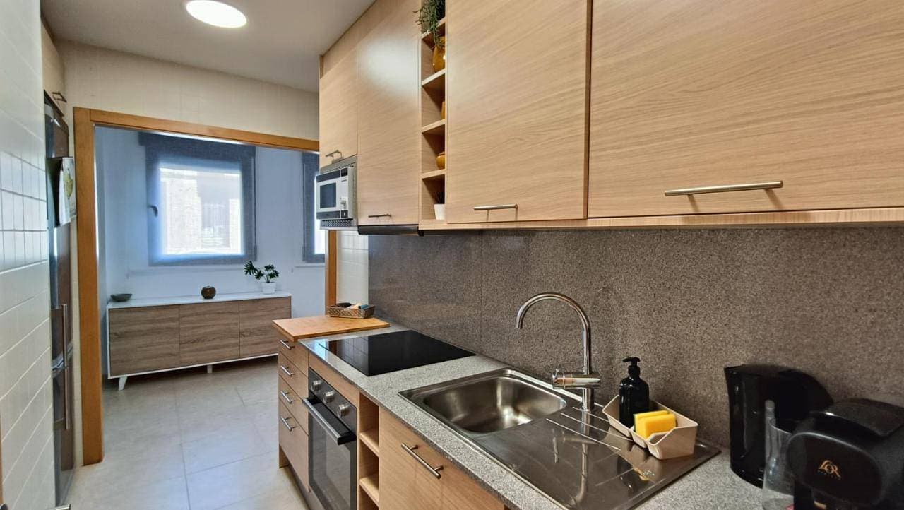 Foto 5 von 45: Two-Bedroom Apartment