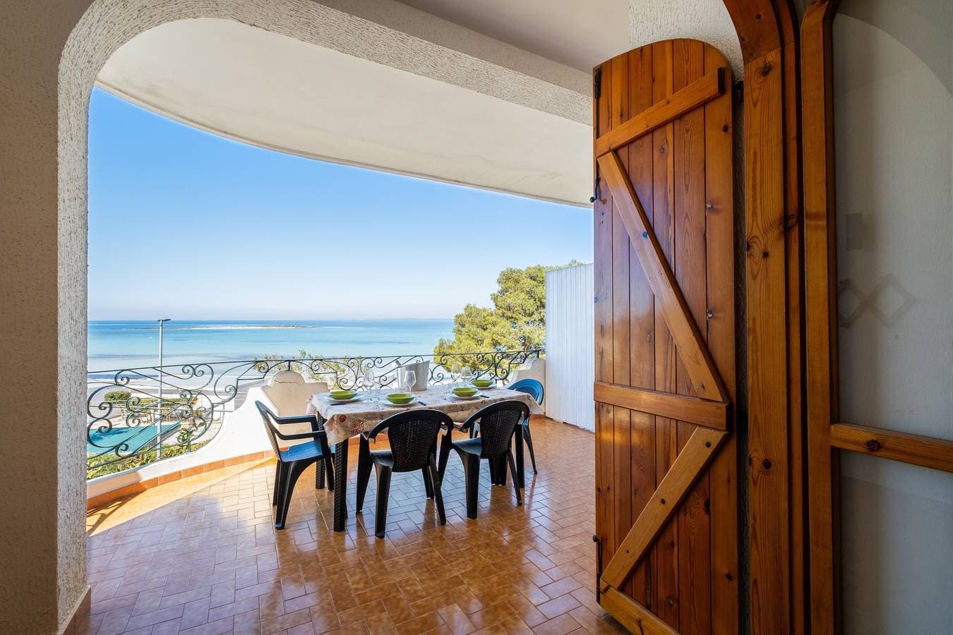 Foto 4 von 27: Ferienhaus 'Villa Gaudì - Güell' mit Meerblick, WLAN und Klimaanlage