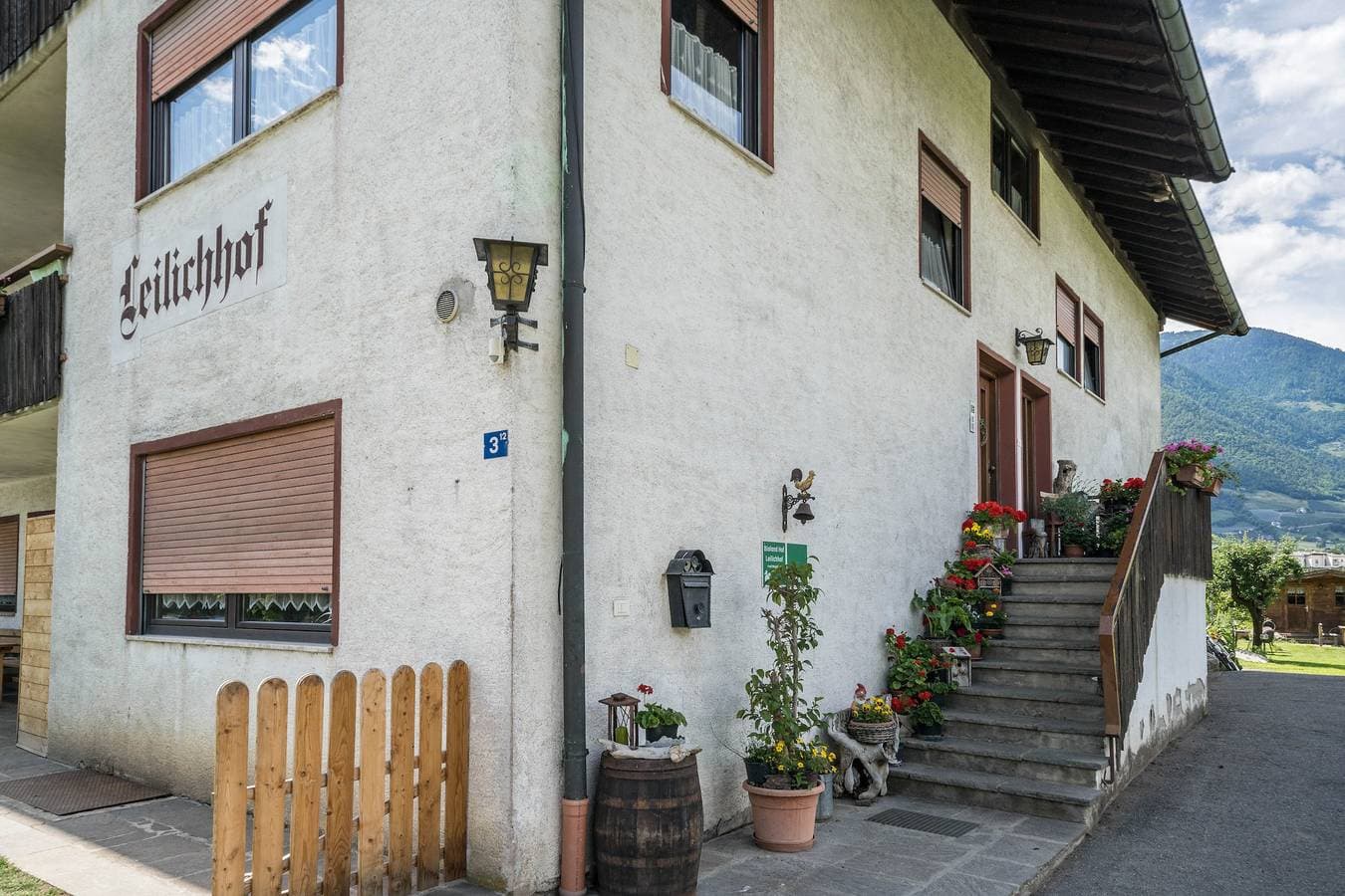 Foto 11 von 16: Ferienwohnung "Gantkofel Leilichhof" mit Bergblick, WLAN, Balkon & Garten