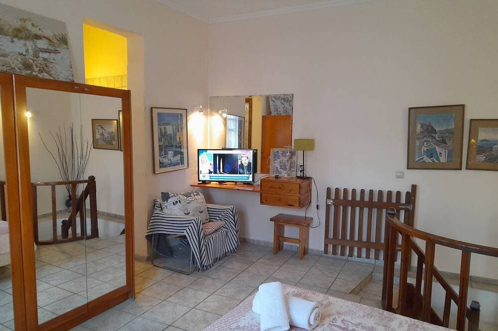Foto 7 von 30: Farbige Rea Suite, Pool, Patio, Dachterrasse, in der Nähe von Rethymno