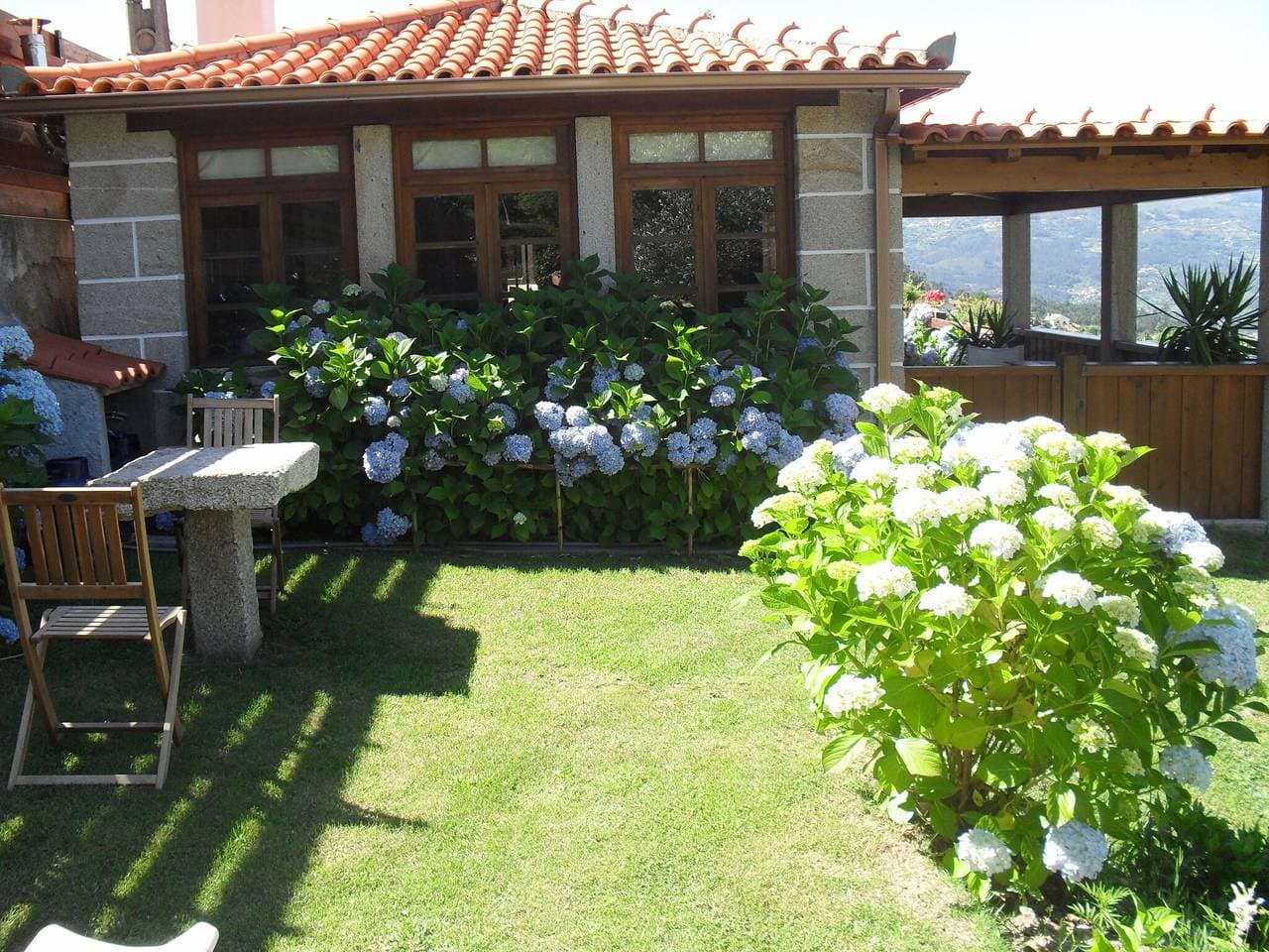 Foto 11 von 38: Cottage auf dem Land mit Garten mit Grill