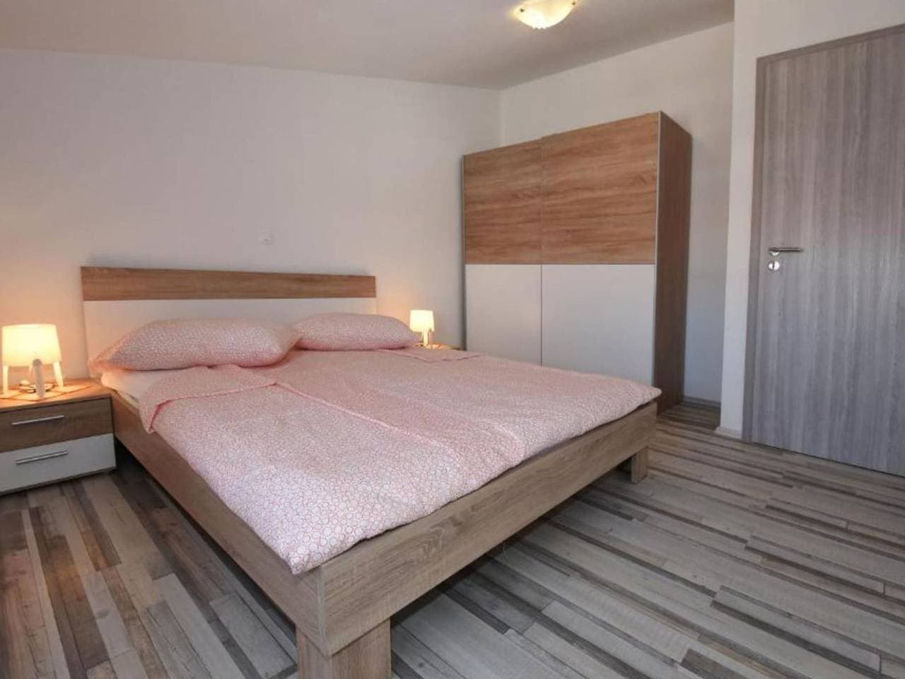 Foto 8 von 19: Apartments Sunset - Two bedroom Apartment with Terrace and Sea View