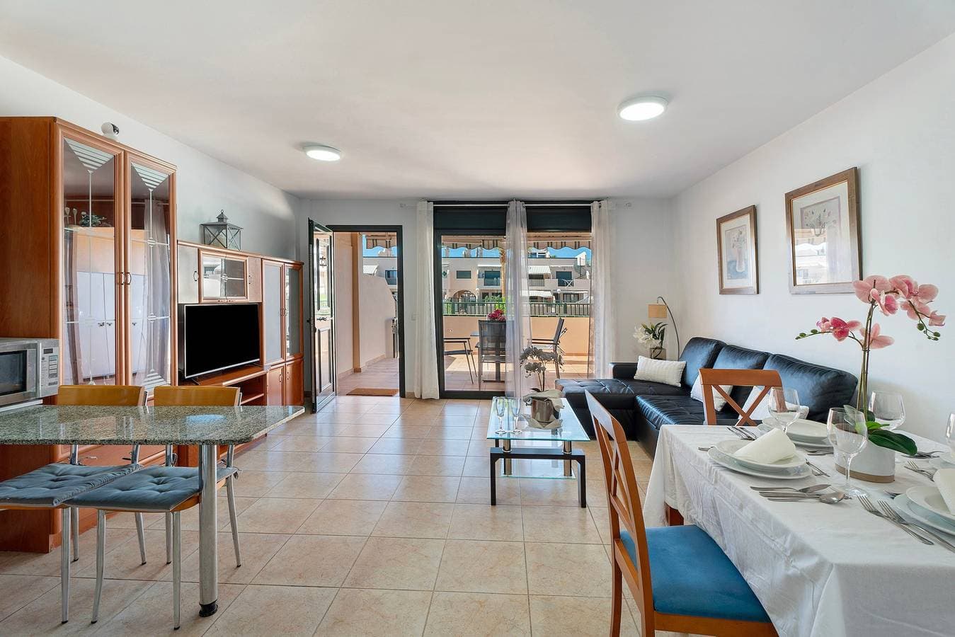Foto 8 von 33: Ferienwohnung 'Apartamento Los Geranios' mit Gemeinschaftspool, privater Terrasse und WLAN