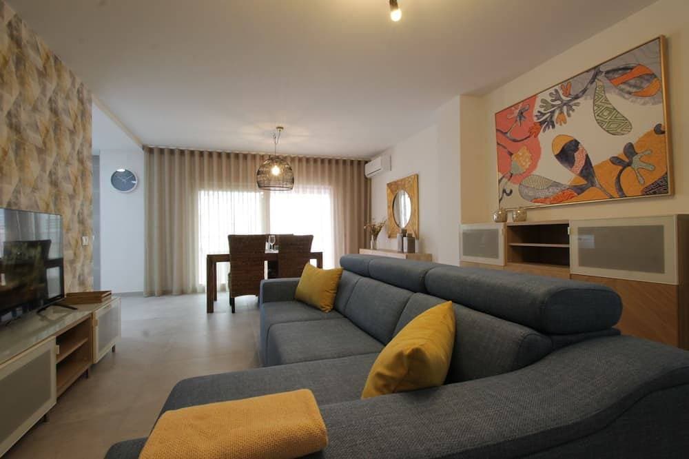 Foto 7 von 22: New Luxury apartment with pool - 5 min walking to the beach