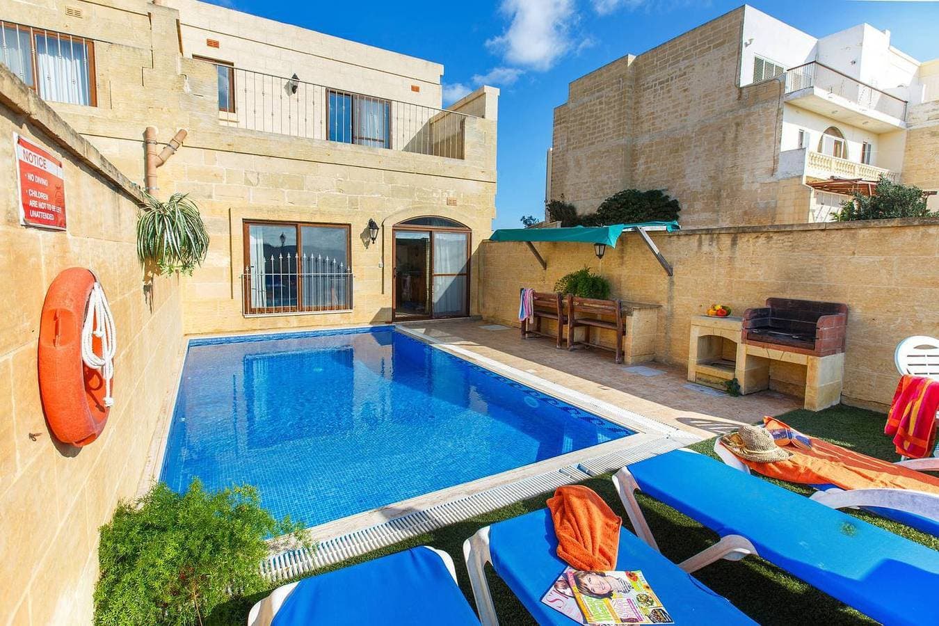 Foto 2 von 24: Villa für 7 Personen mit Balkon