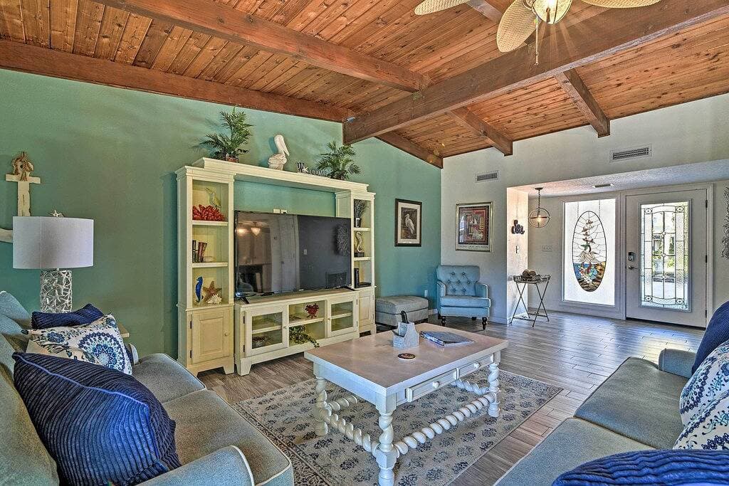 Foto 12 von 33: Riverfront Home w / Dock - 1 Mi zum Homosassa St. Park
